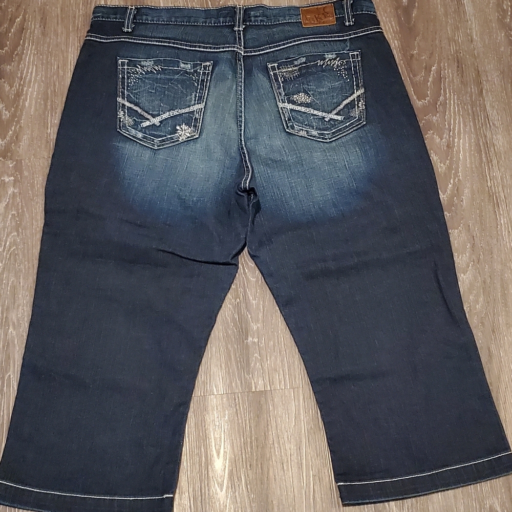 Women's Bke Jean Capri Size 36
